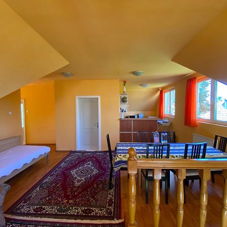Fuzfa Apartman Joseni  Luaran gambar