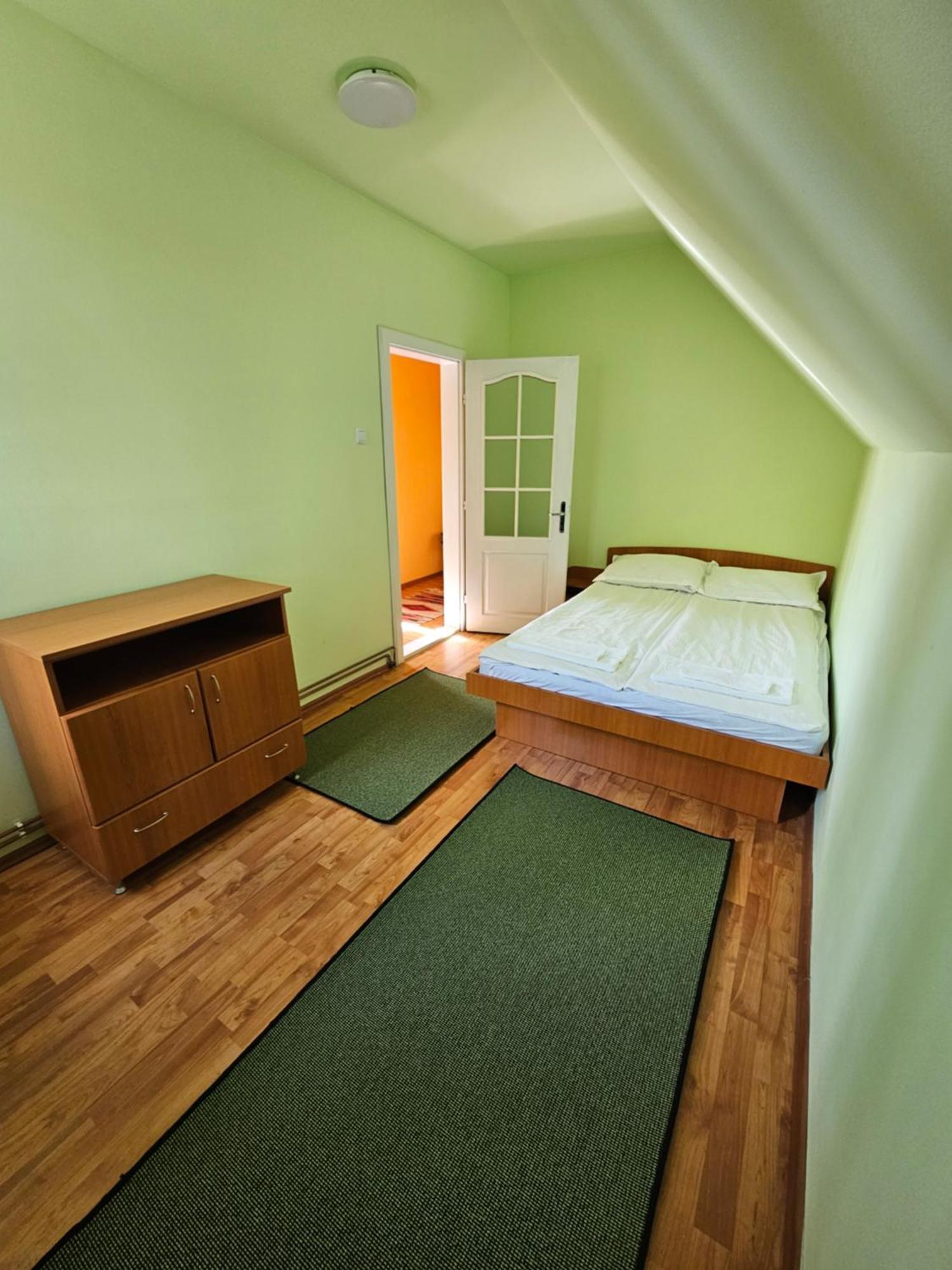 Fuzfa Apartman Joseni  Luaran gambar